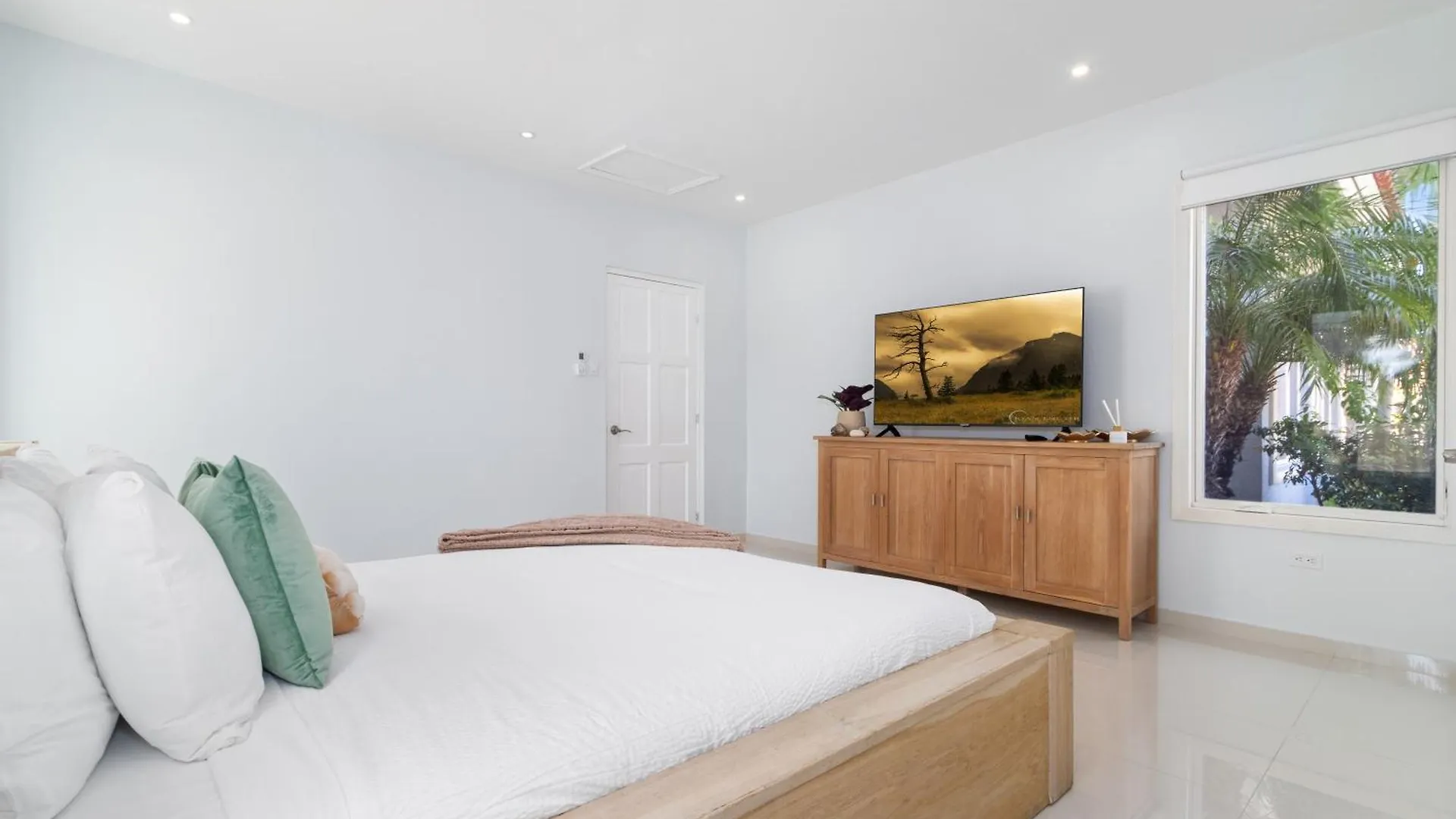 Opal 125 Villa Palm Beach