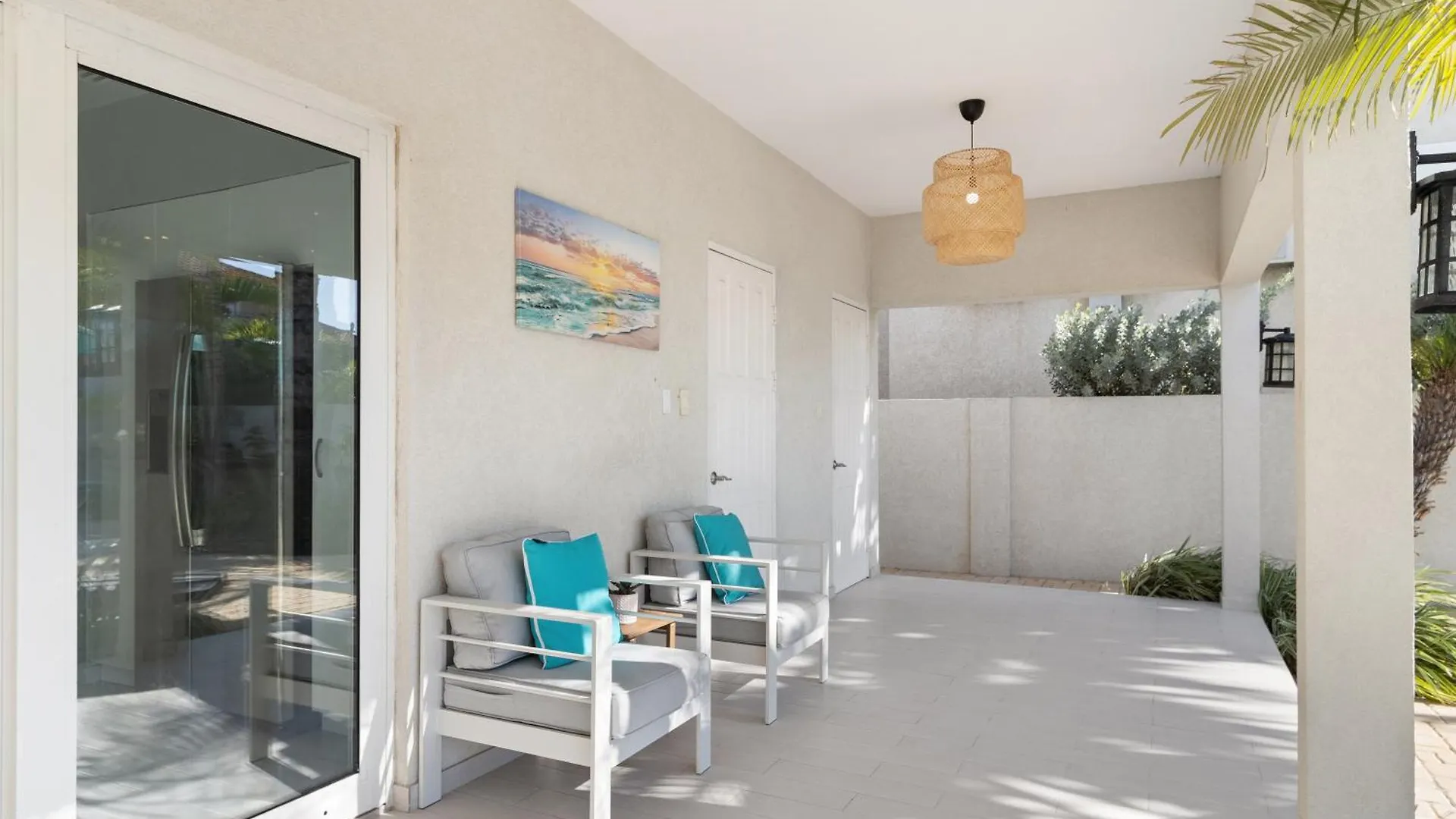 Opal 125 Villa Palm Beach 0*,