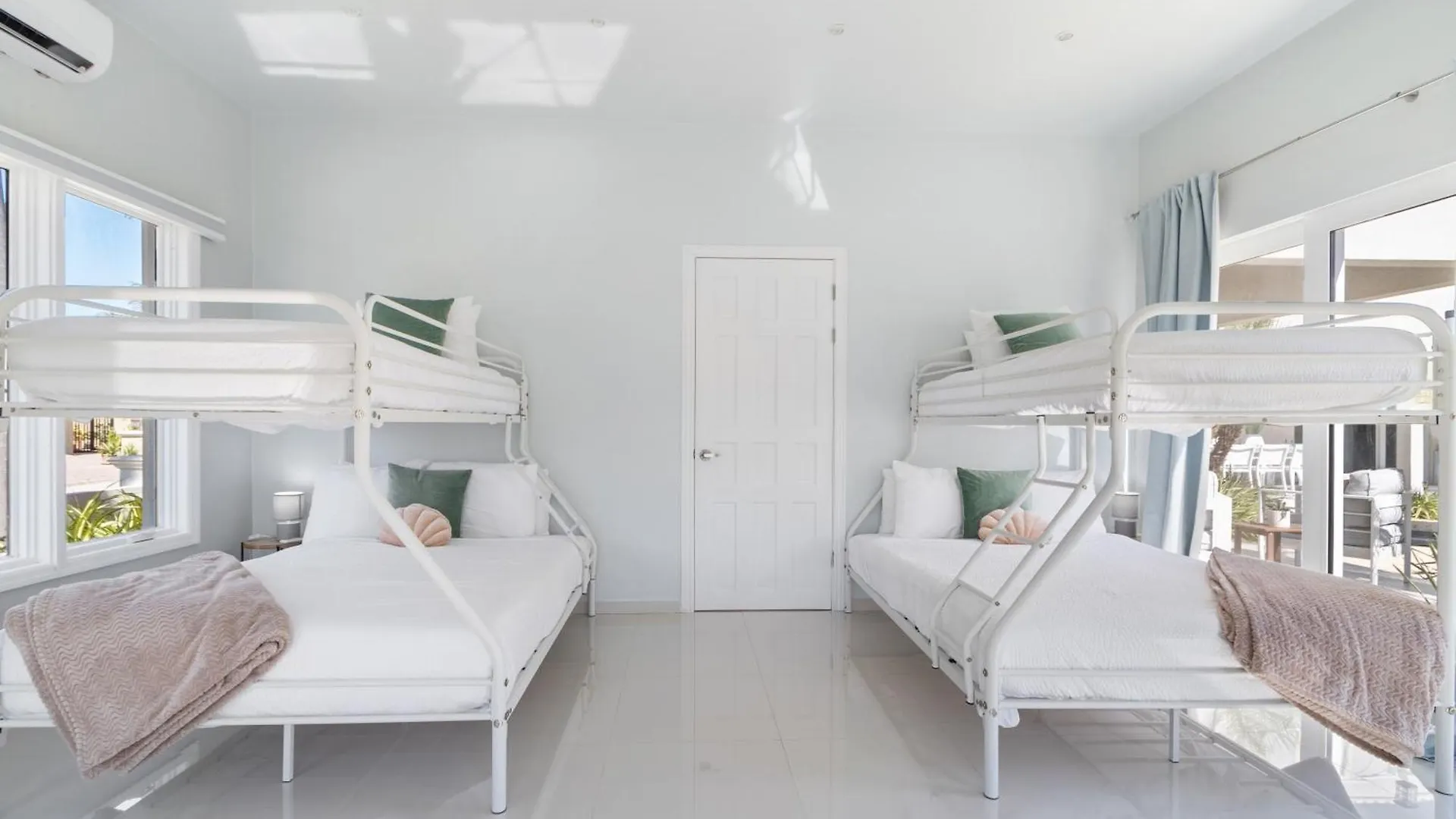 Opal 125 Villa Palm Beach Aruba