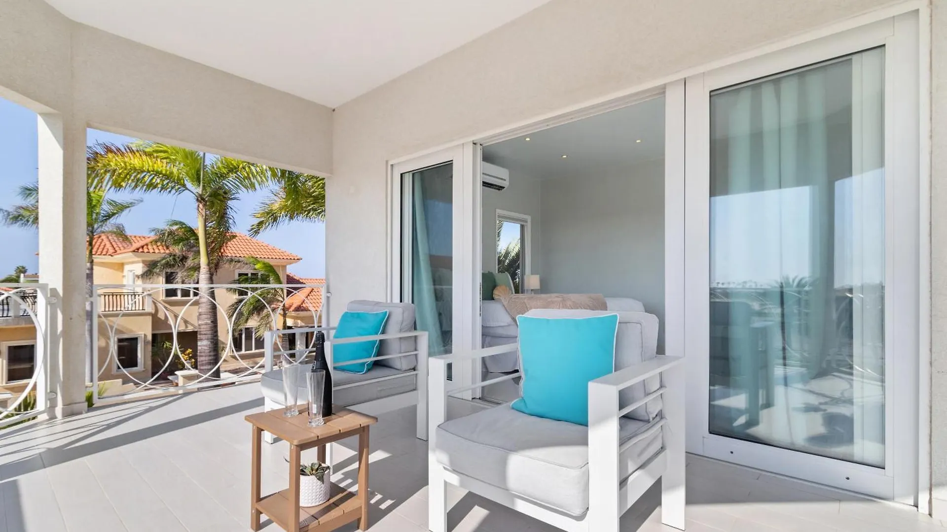 Opal 125 Villa Palm Beach