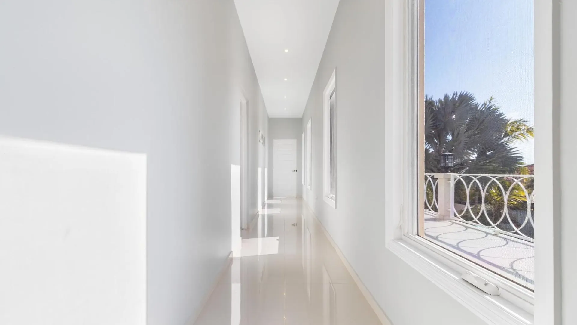 Opal 125 Villa Palm Beach