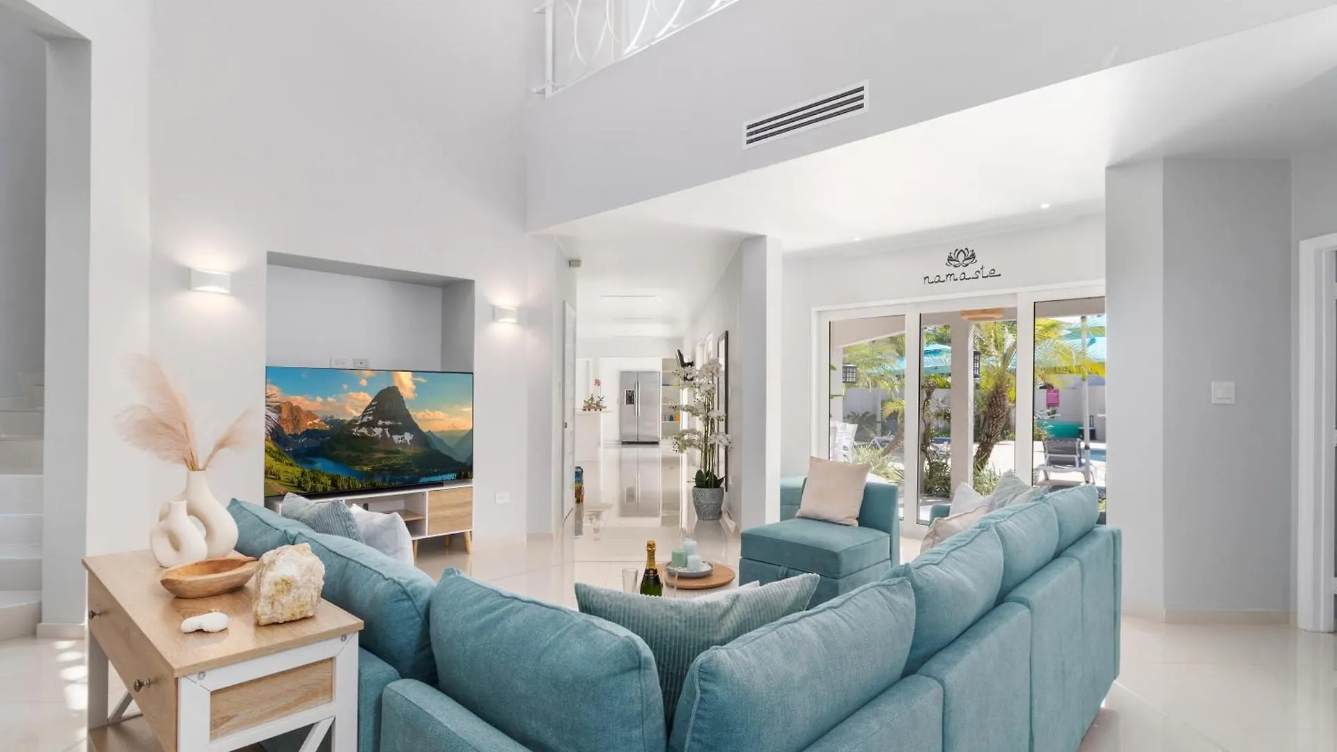 Opal 125 Villa Palm Beach 0*,